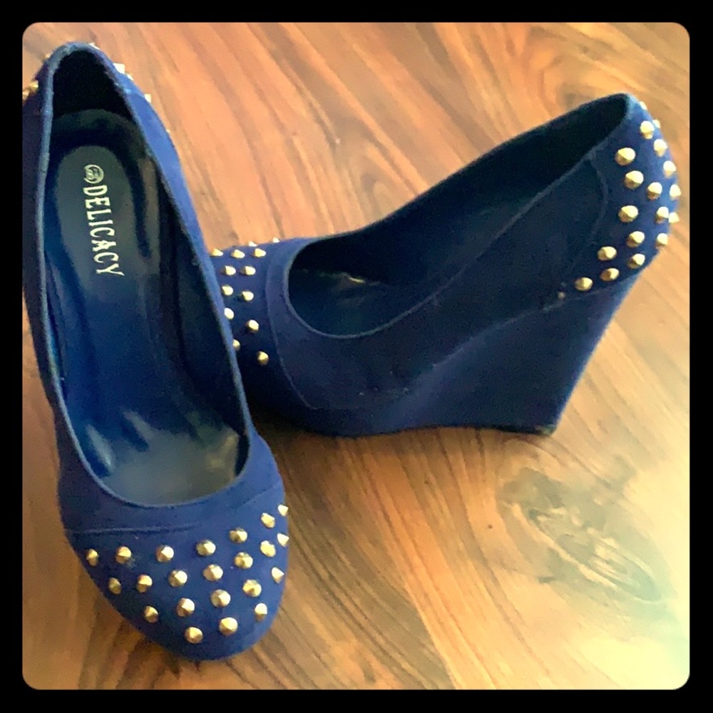 Wedge heels